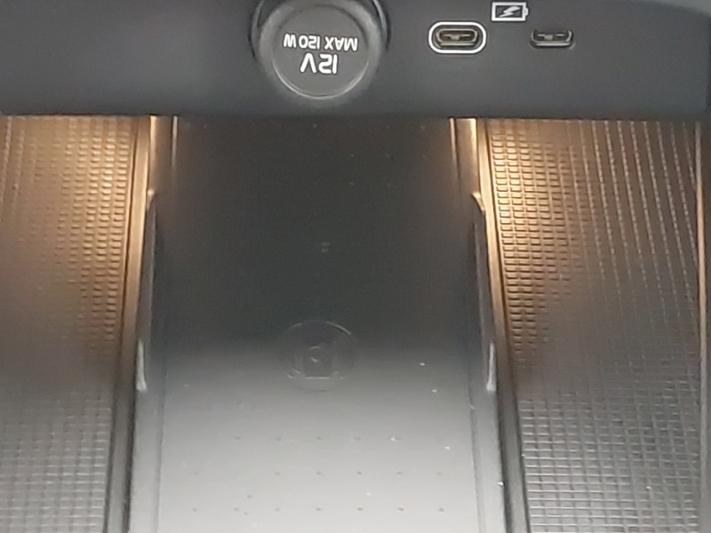 Used Volvo XC40 2025 for sale - 77299441: Photo 11