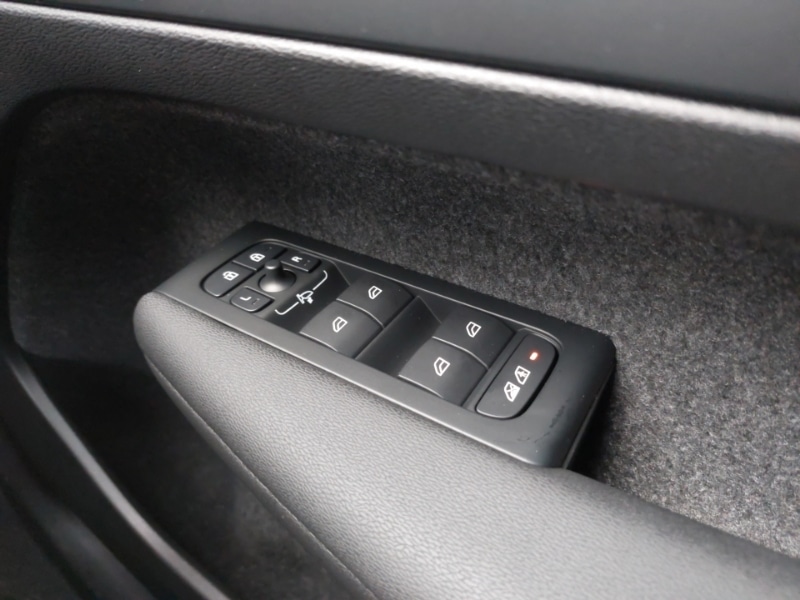 Used Volvo XC40 2025 for sale - 77299441: Photo 19