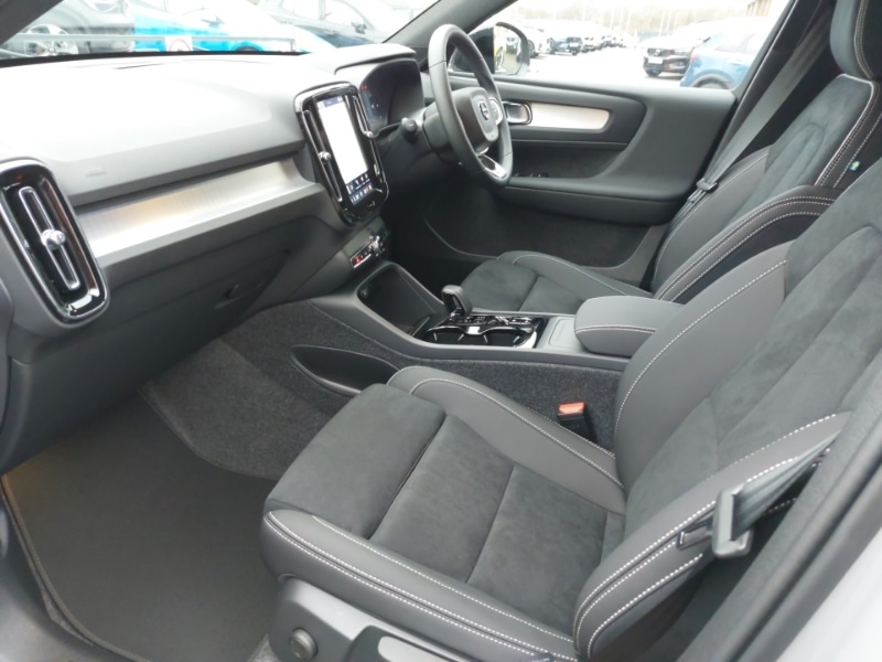 Used Volvo XC40 2025 for sale - 77299441: Photo 5