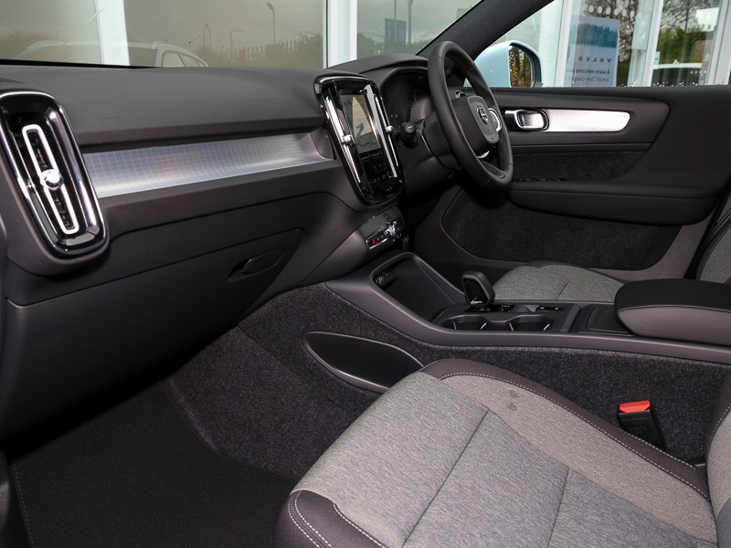 Used Volvo XC40 2025 for sale - 76540453: Photo 5