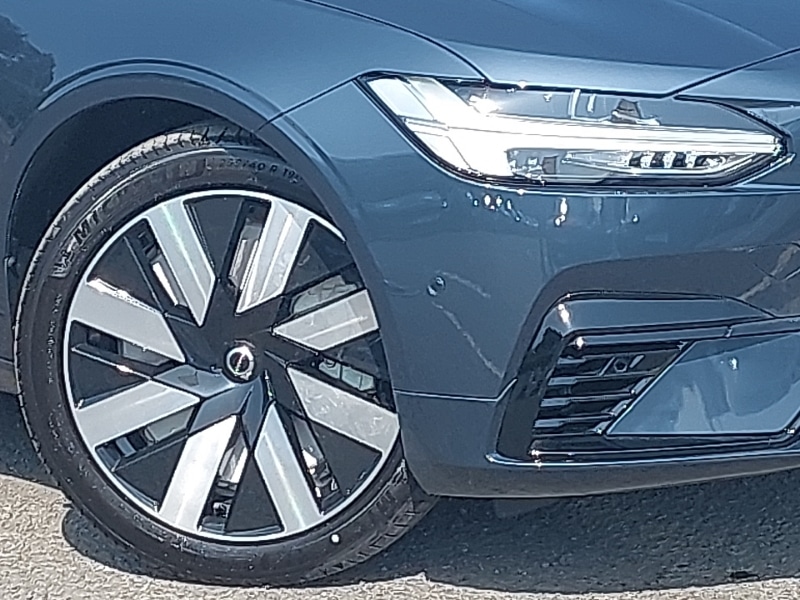 Used Volvo V90 2025 for sale - 77982199: Photo 9