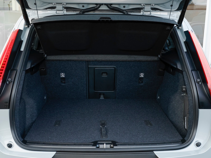 Used Volvo XC40 2025 for sale - 76575702: Photo 19