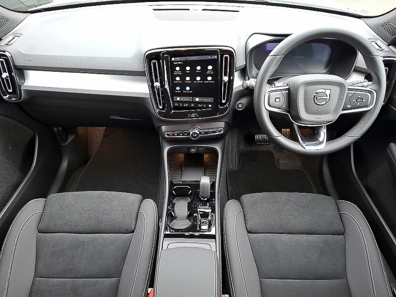 Used Volvo XC40 2025 for sale - 77522626: Photo 2