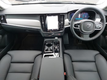 Used Volvo V90 2025 for sale - 78374098: Photo