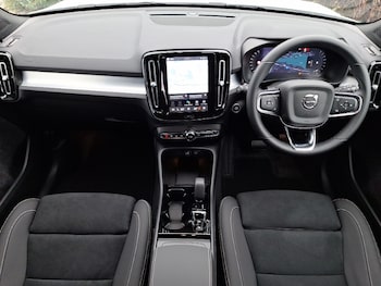 Used Volvo XC40 2025 for sale - 76427264: Photo