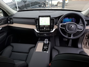 Used Volvo XC90 2025 for sale - 77644659: Photo