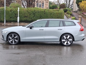 Used Volvo V60 2025 for sale - 78099389: Photo