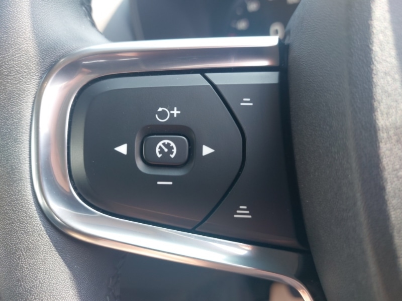 Used Volvo XC40 2022 for sale - 76389662: Photo 12