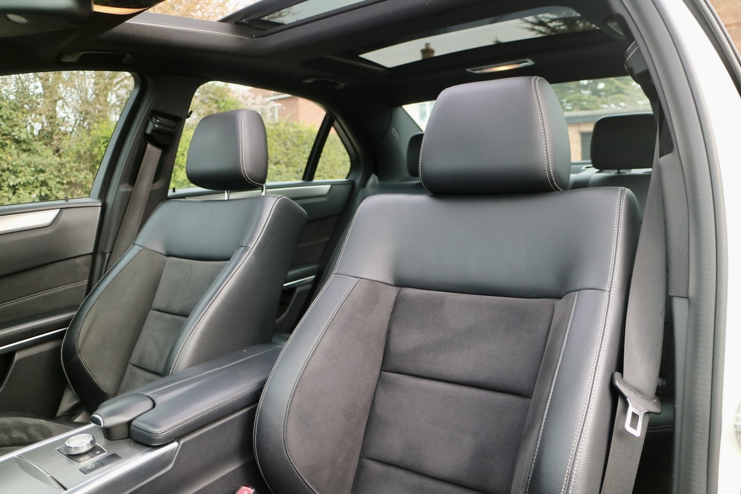 Used Mercedes-Benz E Class 2014 for sale - 77997281: Photo 3