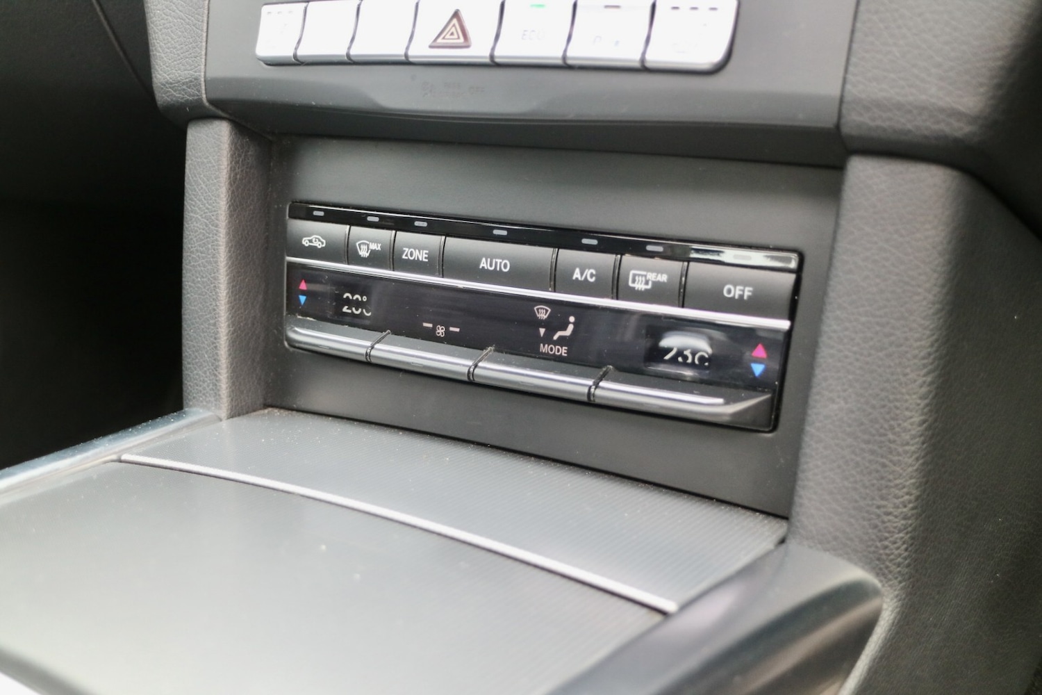 Used Mercedes-Benz E Class 2014 for sale - 77997281: Photo 33