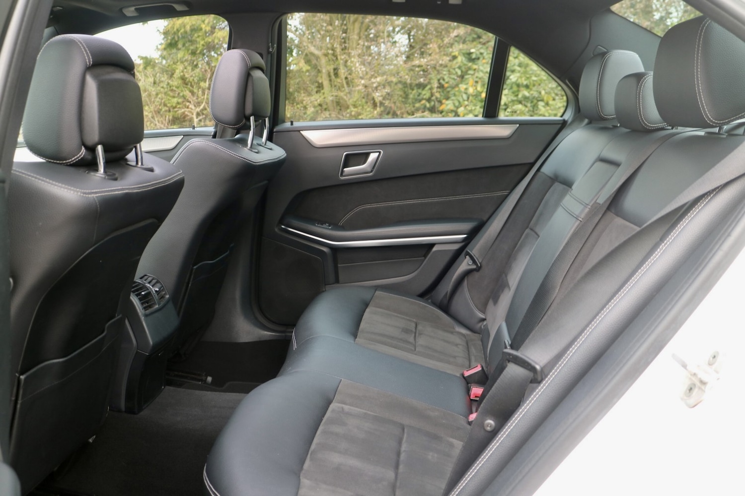 Used Mercedes-Benz E Class 2014 for sale - 77997281: Photo 5