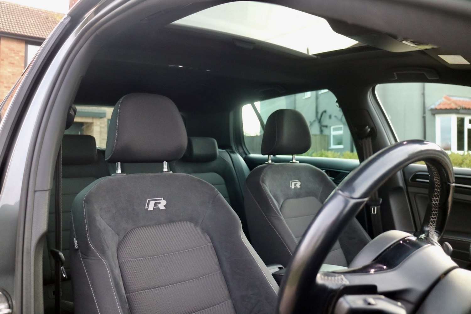 Used Volkswagen Golf 2019 for sale - 77089765: Photo 2