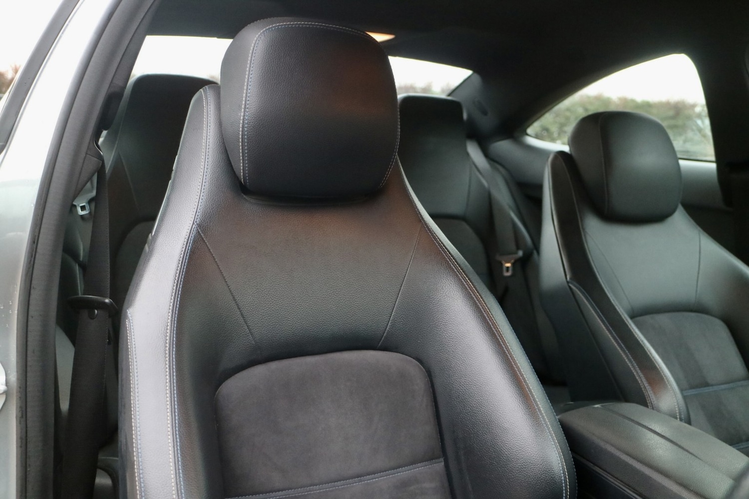 Used Mercedes-Benz C Class 2014 for sale - 77140710: Photo 2