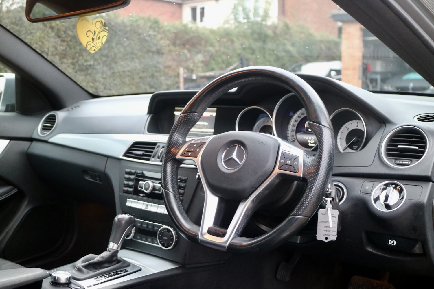 Used Mercedes-Benz C Class 2014 for sale - 77140710: Photo 5