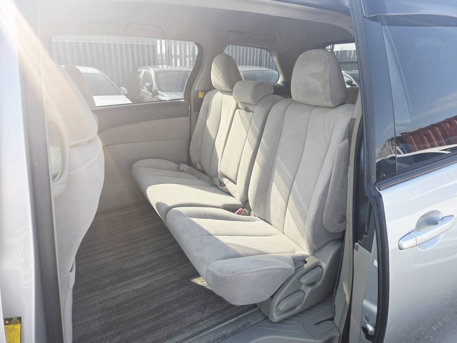 Used Toyota Estima 2017 for sale - 77806957: Photo 12