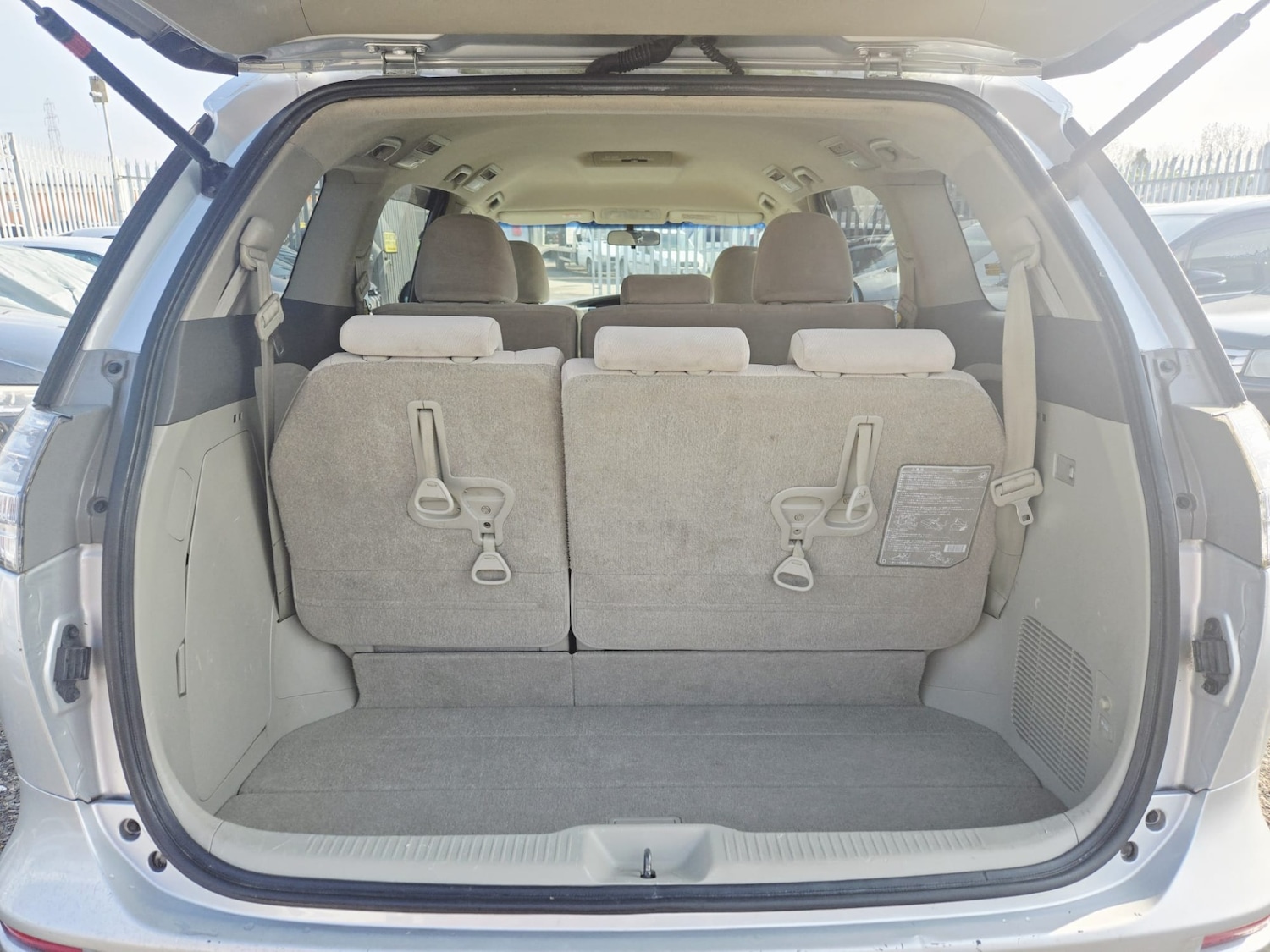 Used Toyota Estima 2017 for sale - 77806957: Photo 16