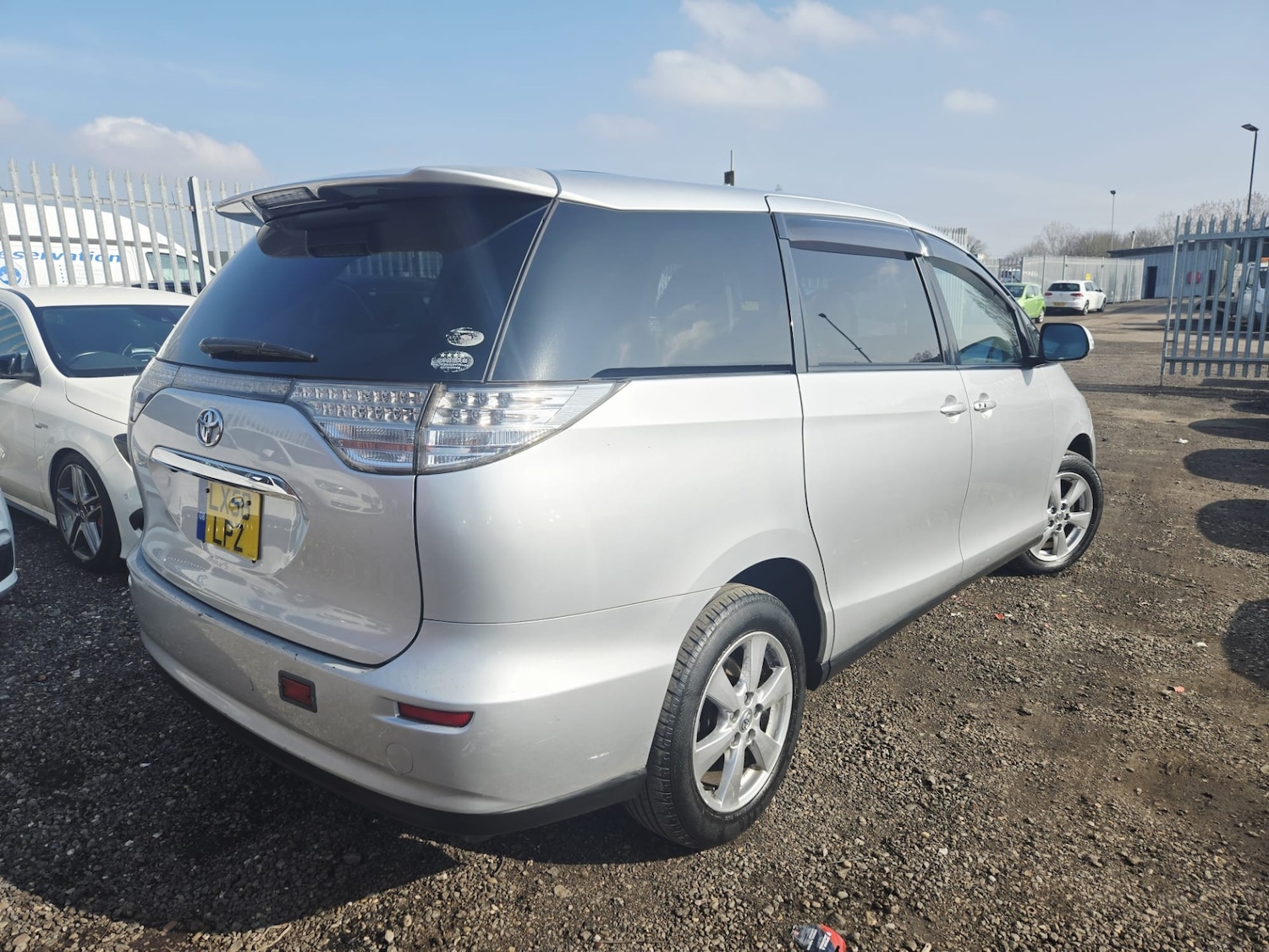 Used Toyota Estima 2017 for sale - 77806957: Photo 4