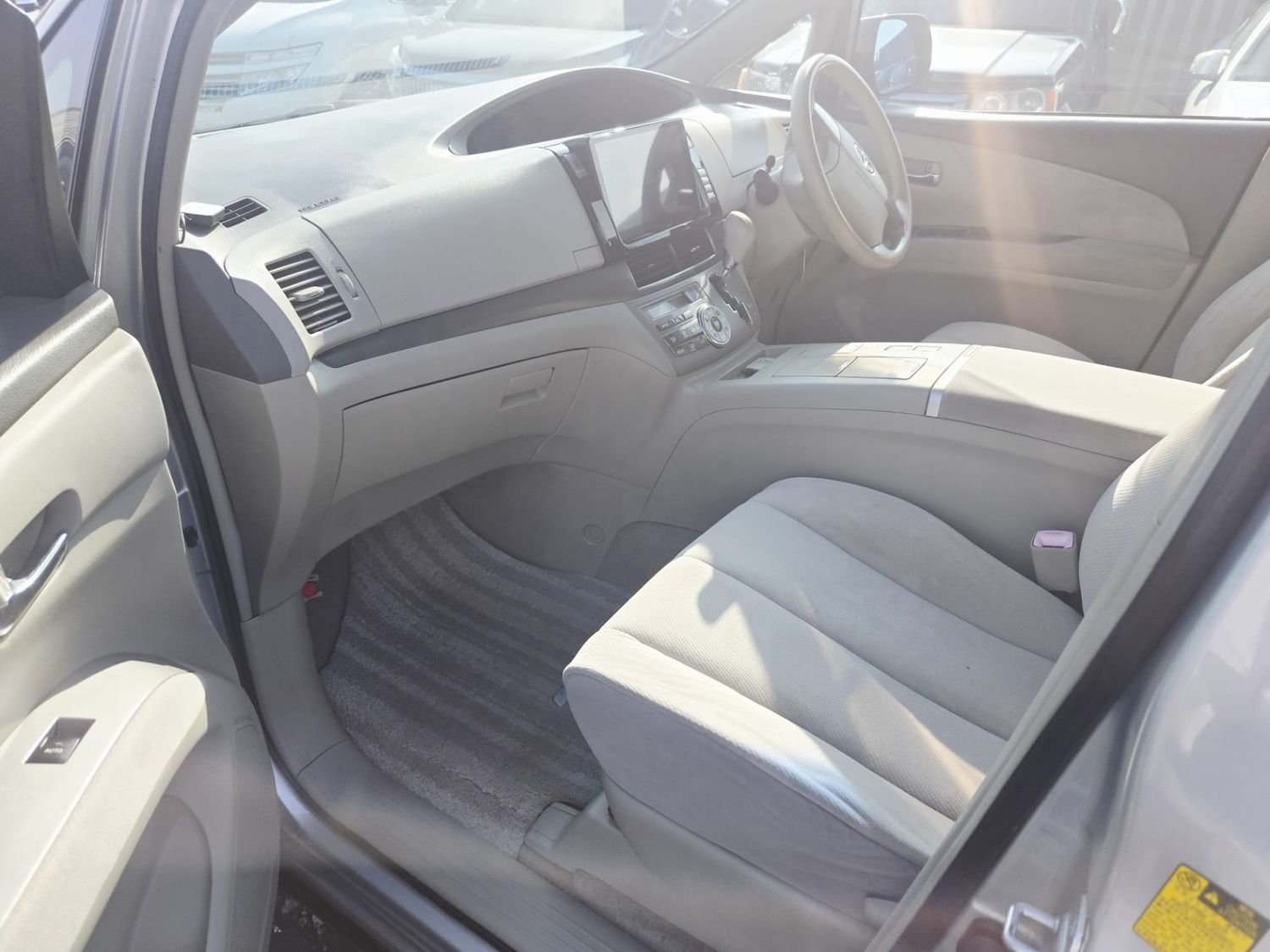 Used Toyota Estima 2017 for sale - 77806957: Photo 6