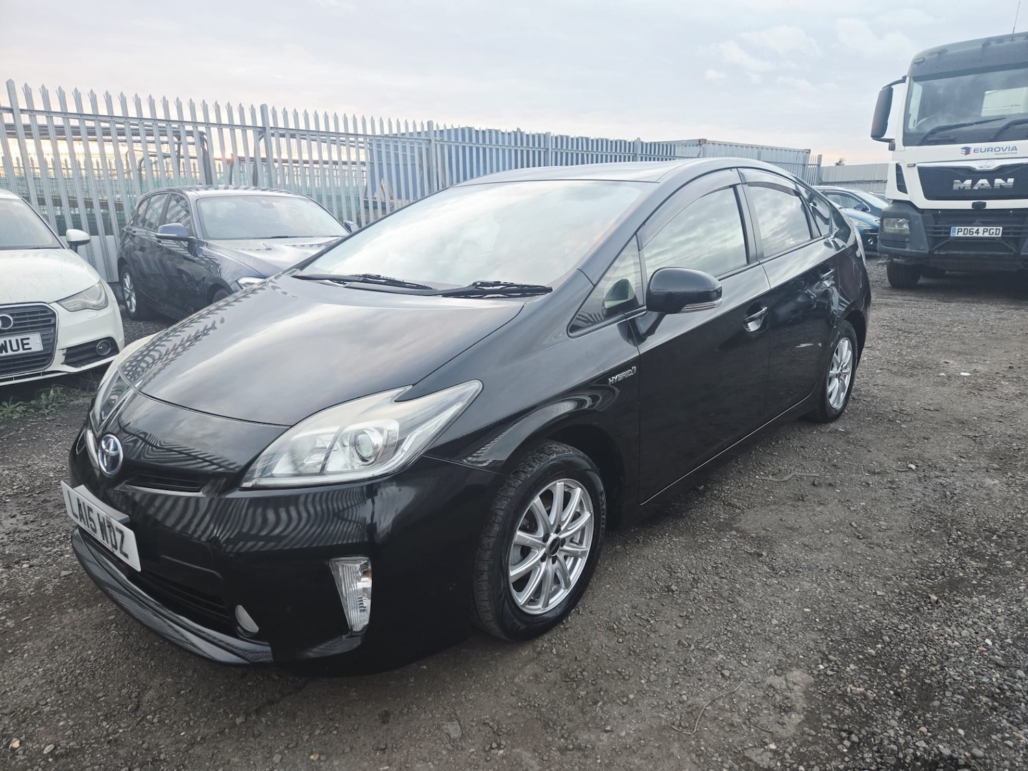 Used Toyota Prius 2022 for sale - 76388024: Photo 2