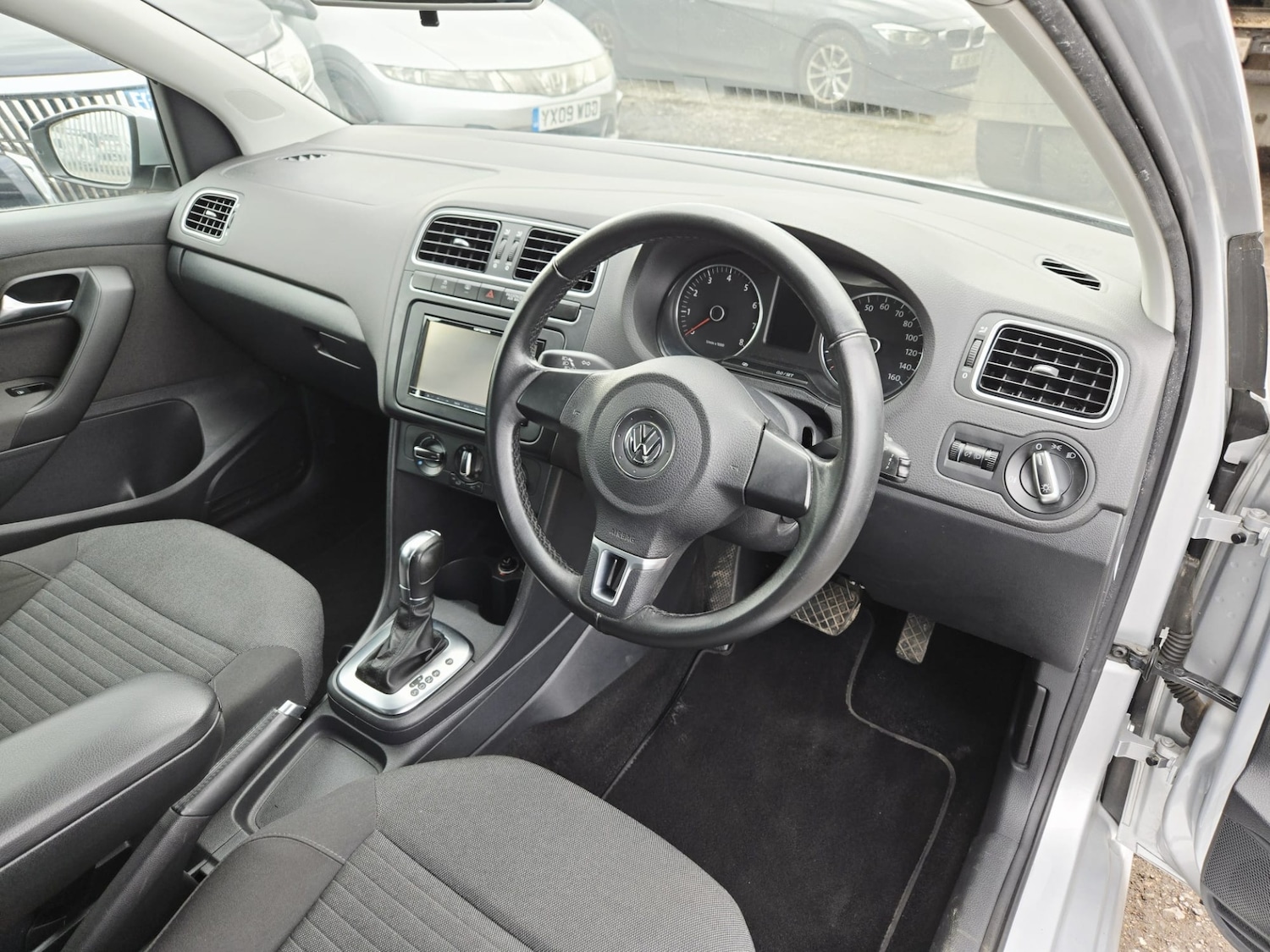 Used Volkswagen Polo 2012 for sale - 77704427: Photo 11