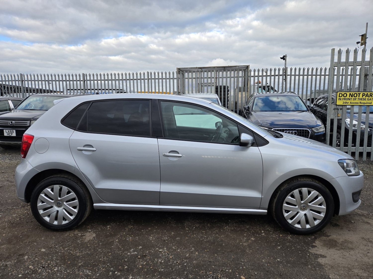 Used Volkswagen Polo 2012 for sale - 77704427: Photo 5
