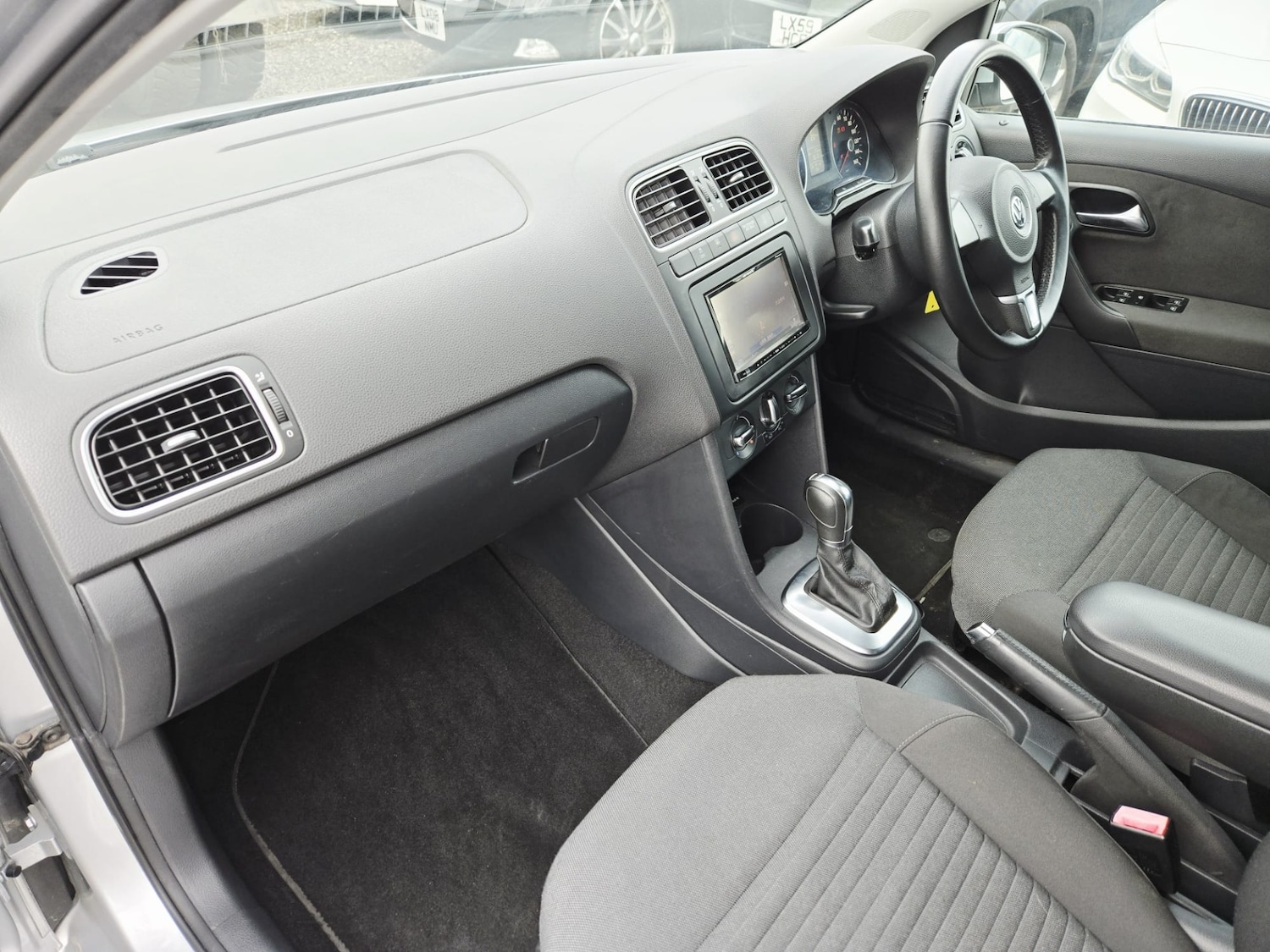 Used Volkswagen Polo 2012 for sale - 77704427: Photo 8