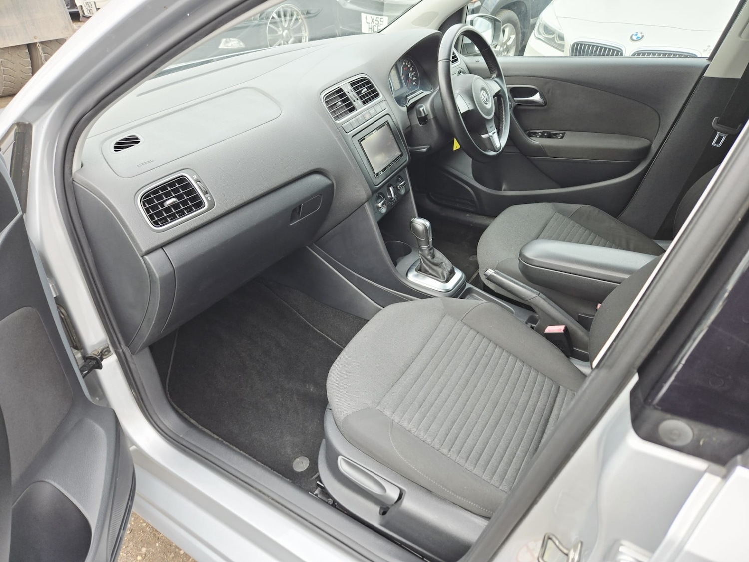 Used Volkswagen Polo 2012 for sale - 77704427: Photo 9