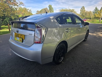 Used Toyota Prius 2015 for sale - 76055825: Photo