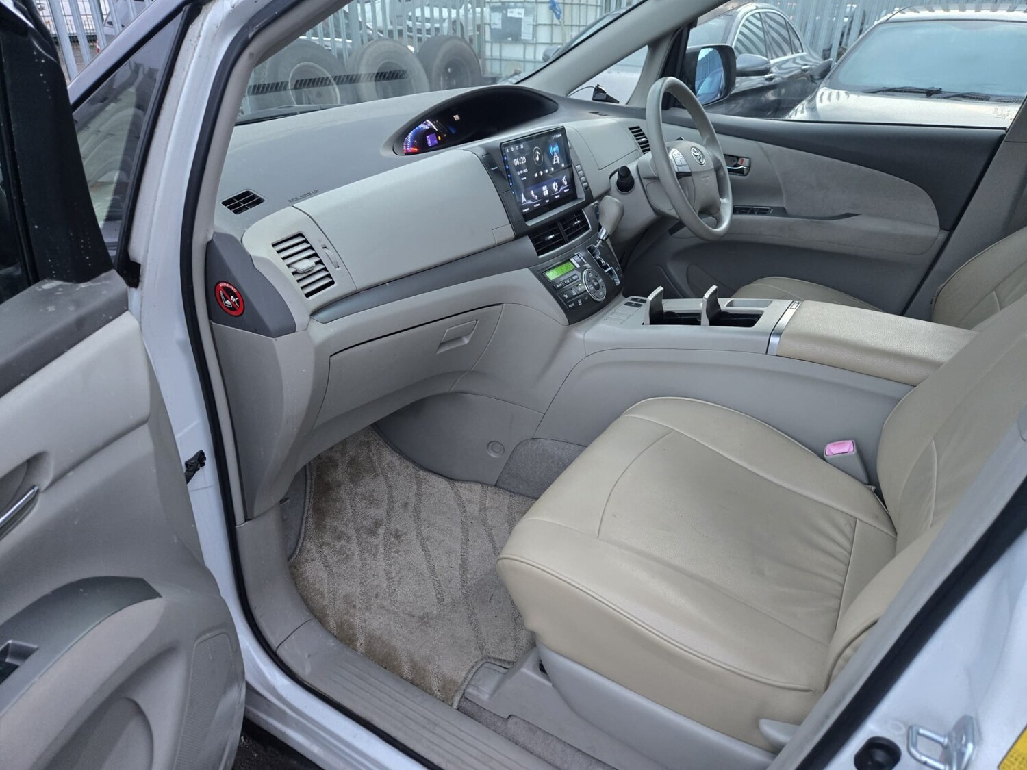 Used Toyota Estima 2012 for sale - 76911321: Photo 11