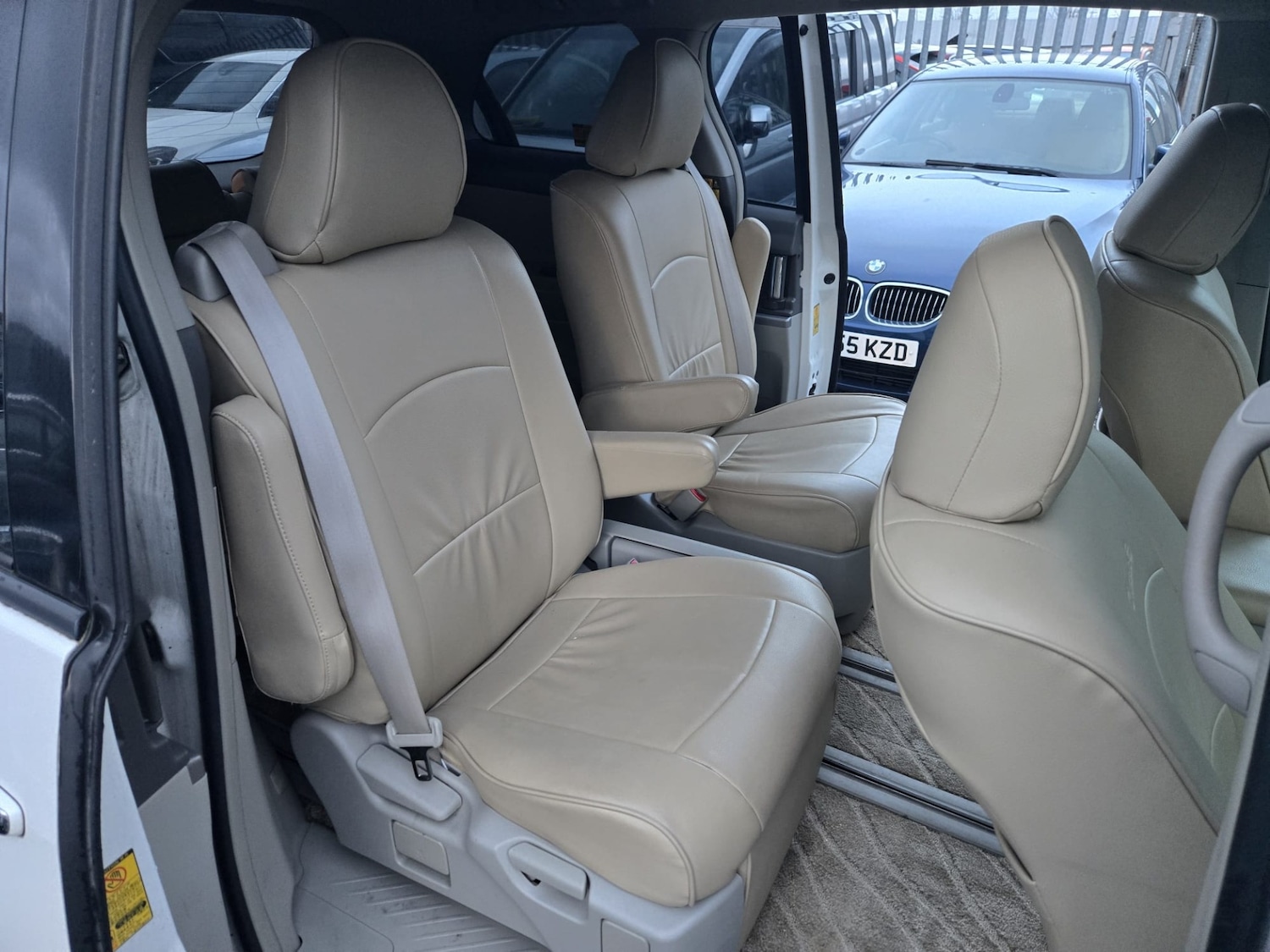 Used Toyota Estima 2012 for sale - 76911321: Photo 13