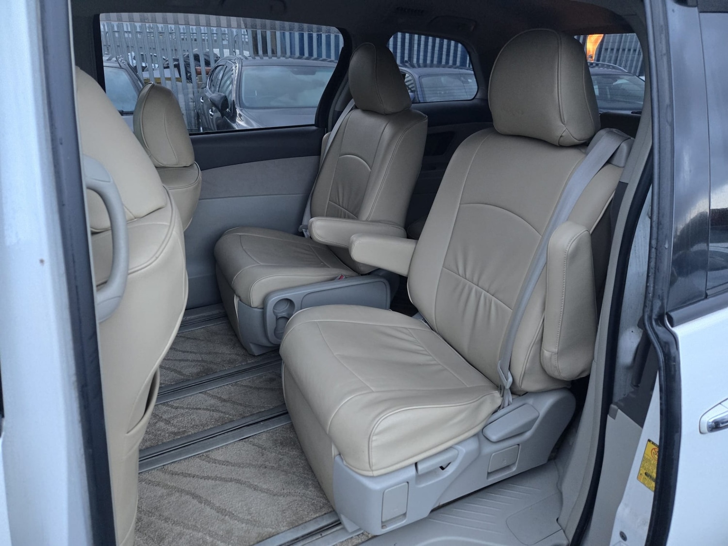 Used Toyota Estima 2012 for sale - 76911321: Photo 14