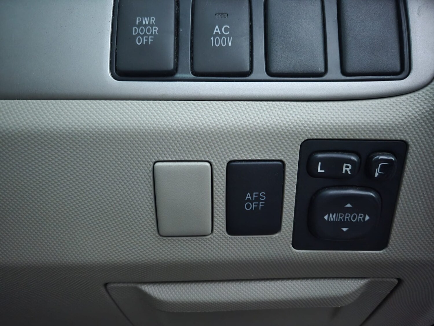 Used Toyota Estima 2012 for sale - 76911321: Photo 18