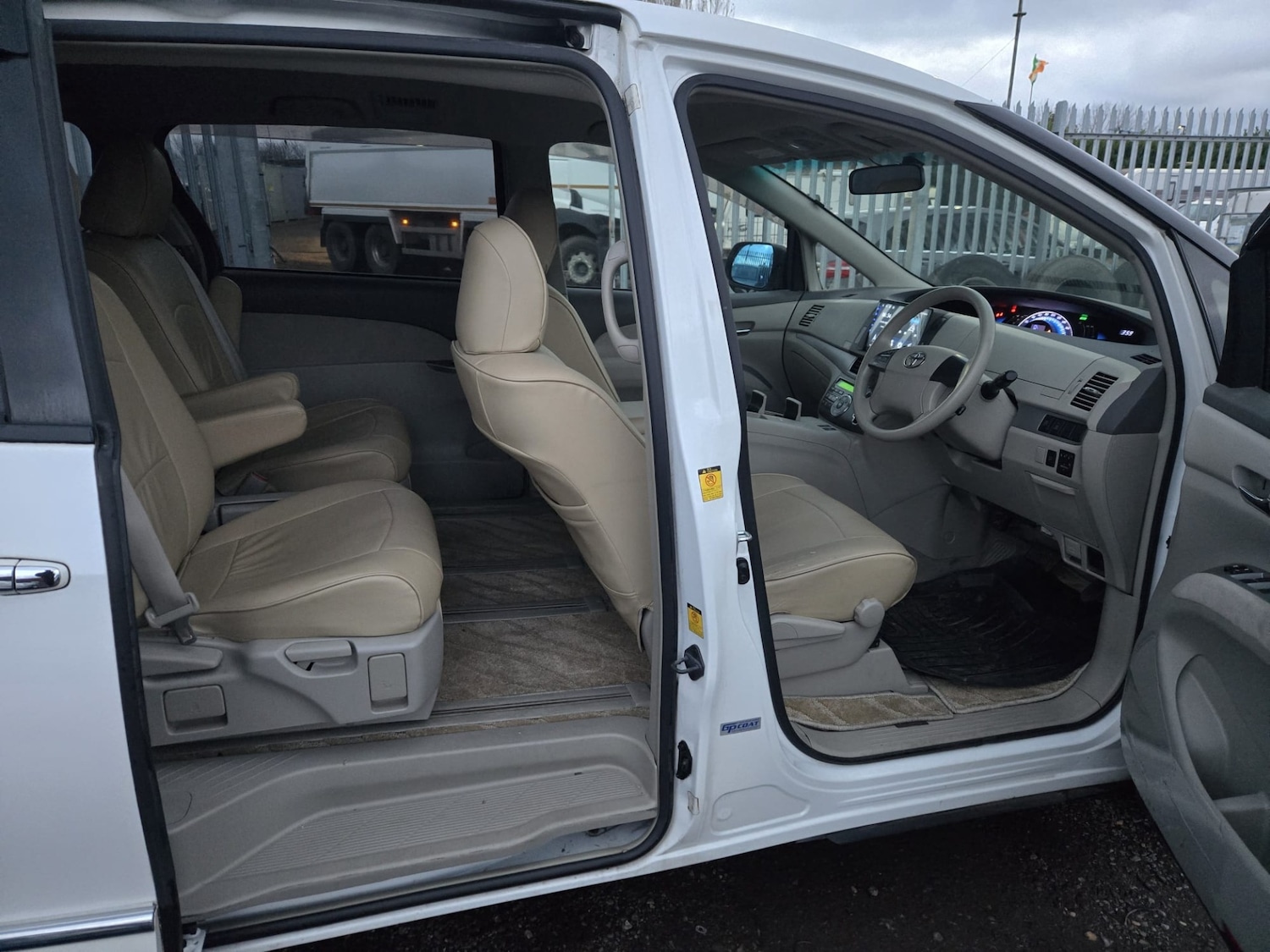 Used Toyota Estima 2012 for sale - 76911321: Photo 20