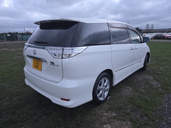 Used Toyota Estima 2012 for sale - 76911321: Photo