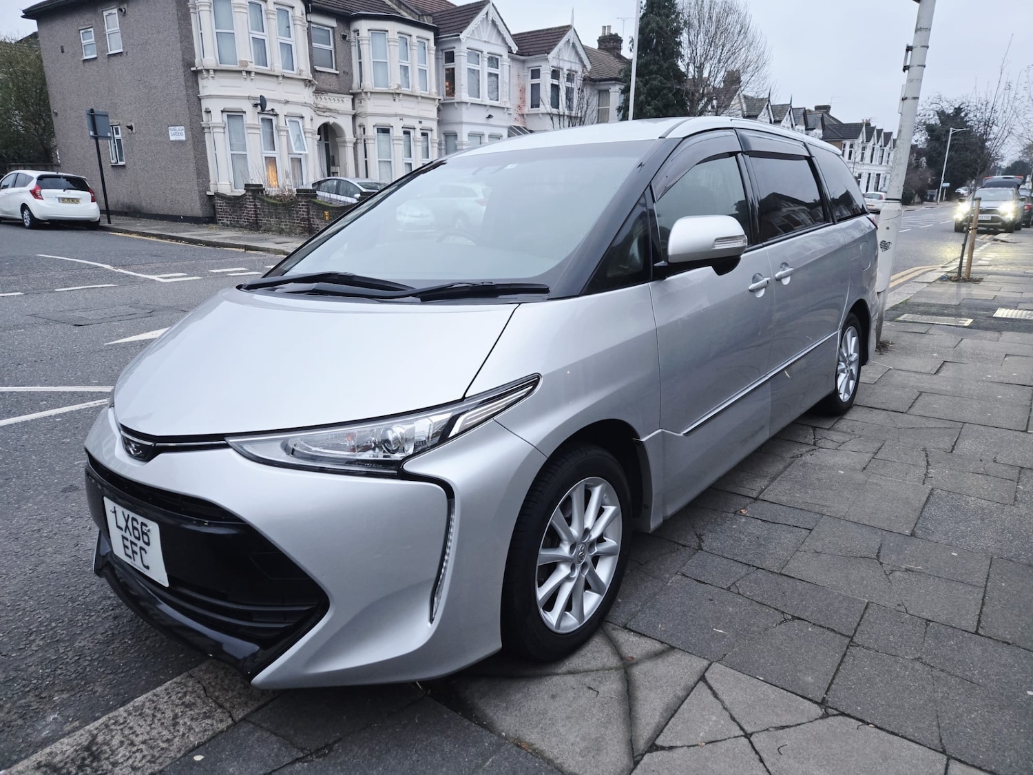 Used Toyota Estima 2025 for sale - 77036439: Photo 2