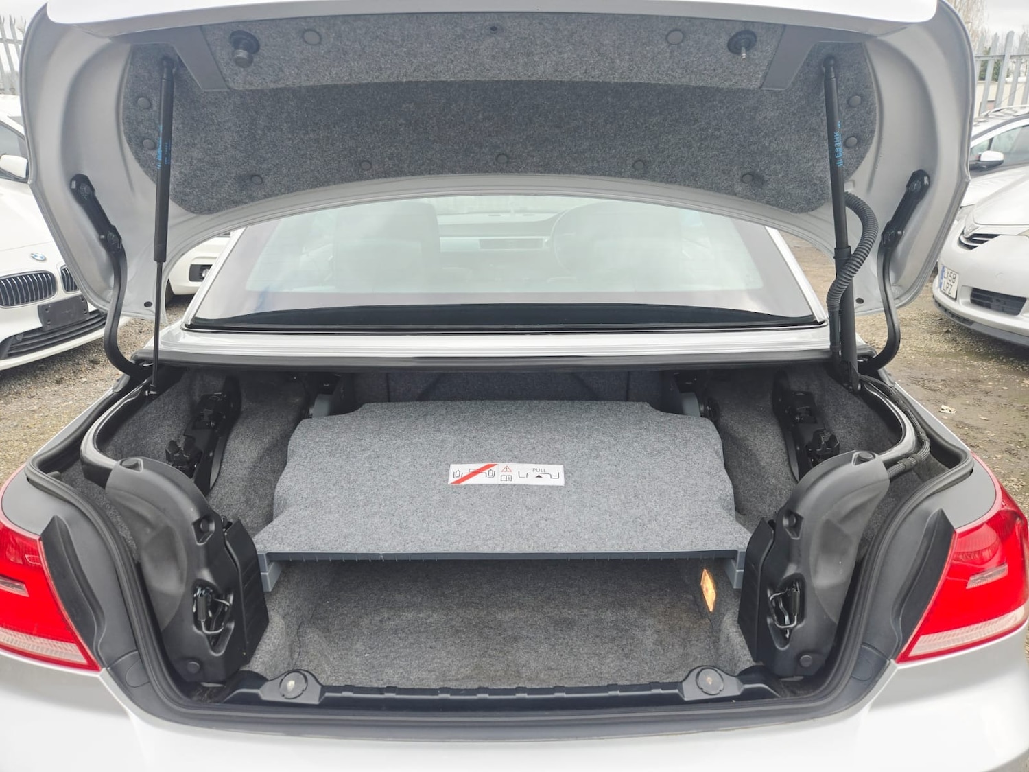 Used BMW 3 Series 2009 for sale - 77682812: Photo 12