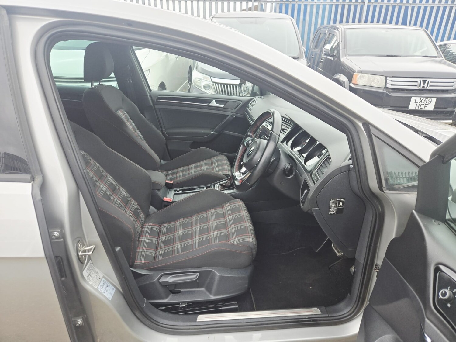 Used Volkswagen Golf 2015 for sale - 77864931: Photo 15