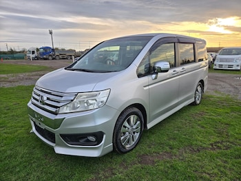 Used Honda Stepwagon 2014 for sale - 76492327: Photo