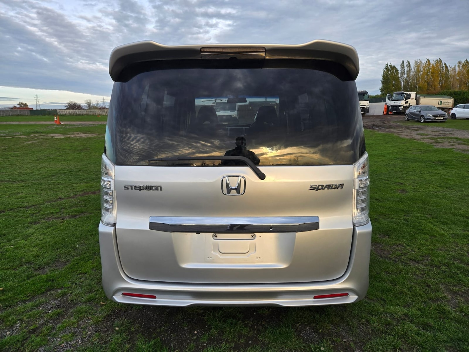 Used Honda Stepwagon 2014 for sale - 76492327: Photo 9