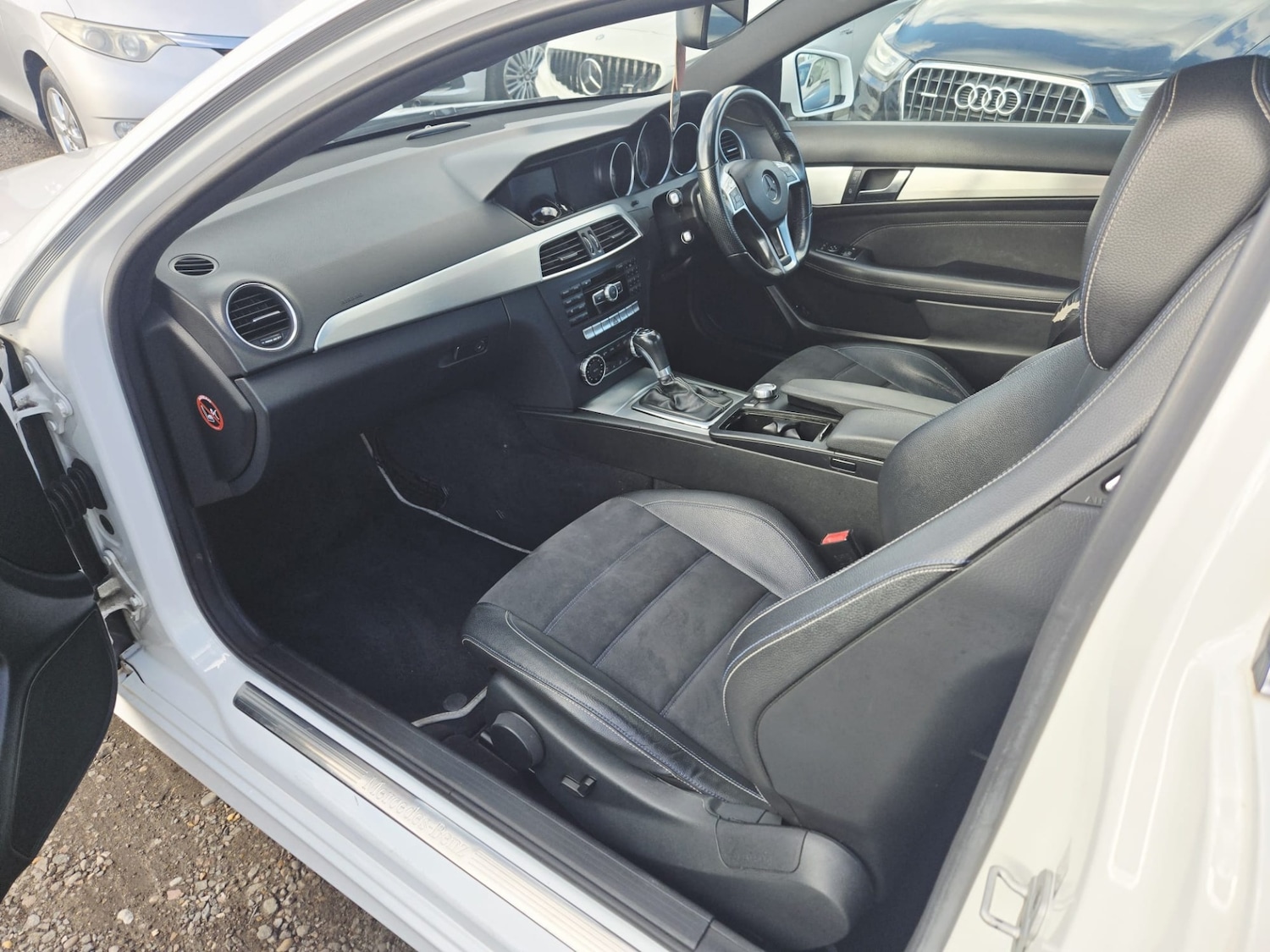 Used Mercedes-Benz C Class 2014 for sale - 77872044: Photo 8