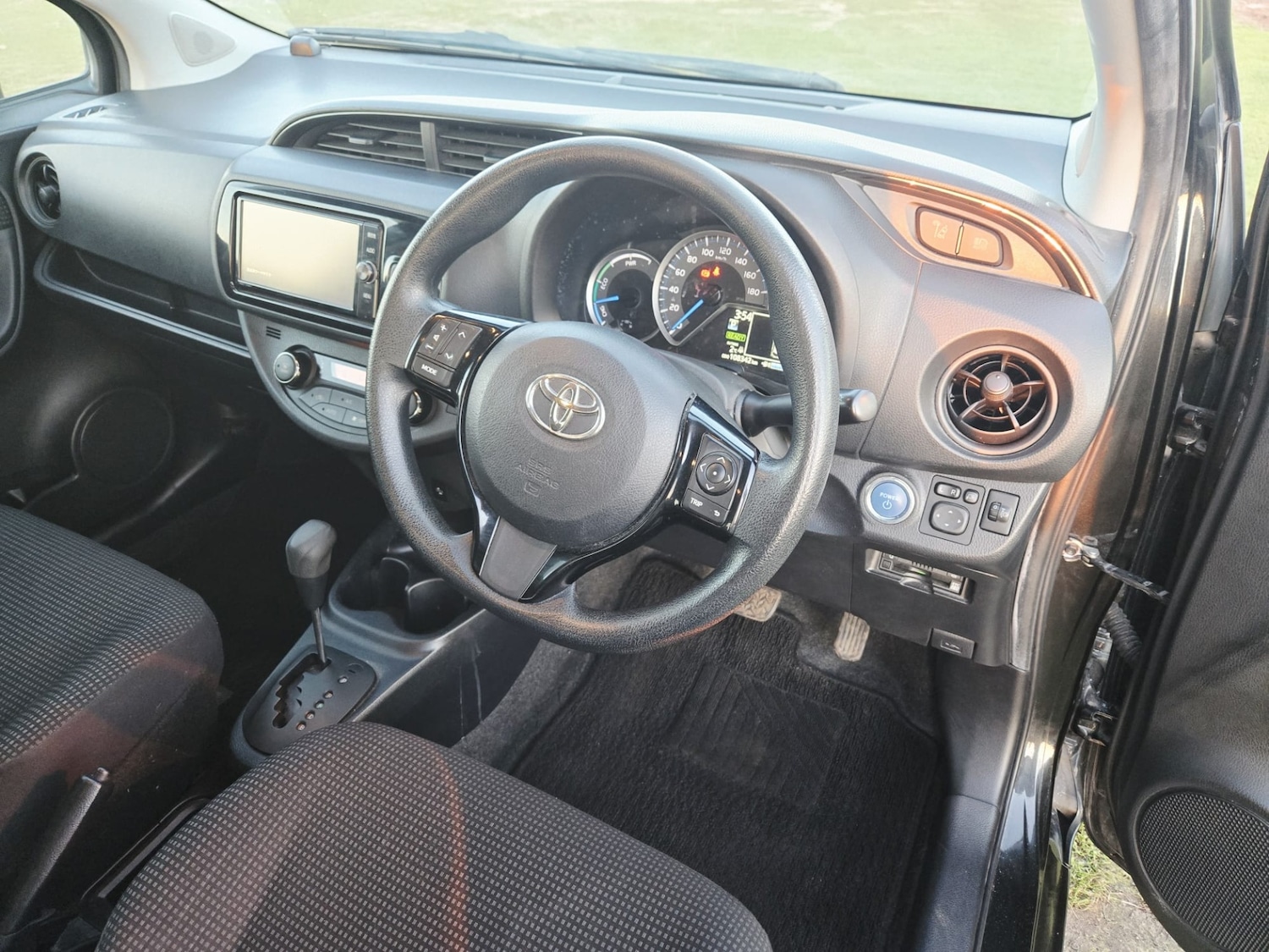 Used Toyota Yaris 2017 for sale - 77107240: Photo 11