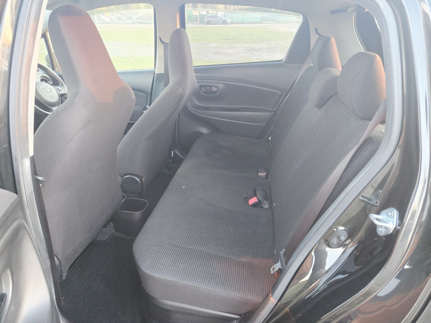 Used Toyota Yaris 2017 for sale - 77107240: Photo 17