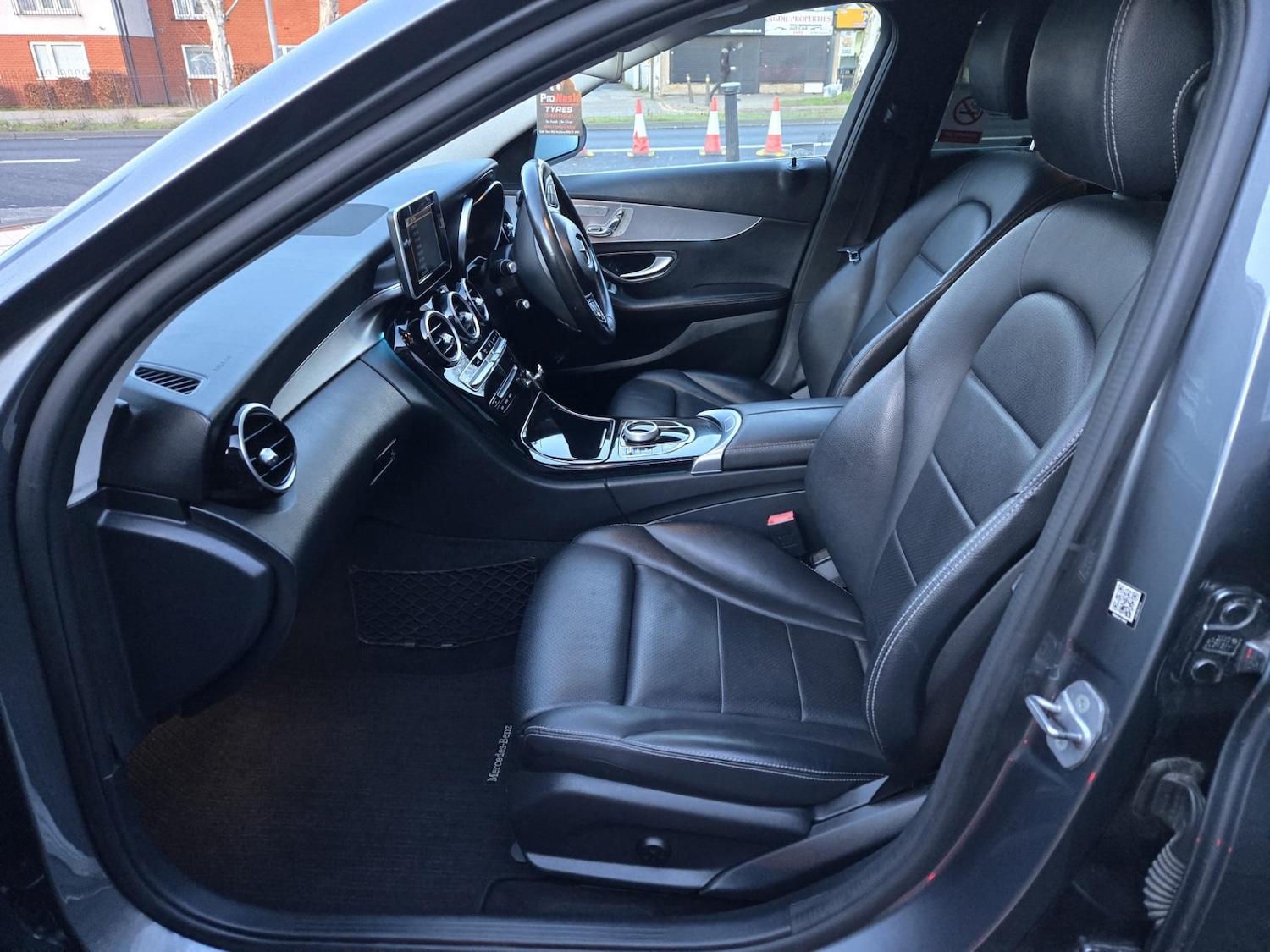 Used Mercedes-Benz C Class 2018 for sale - 77323584: Photo 10