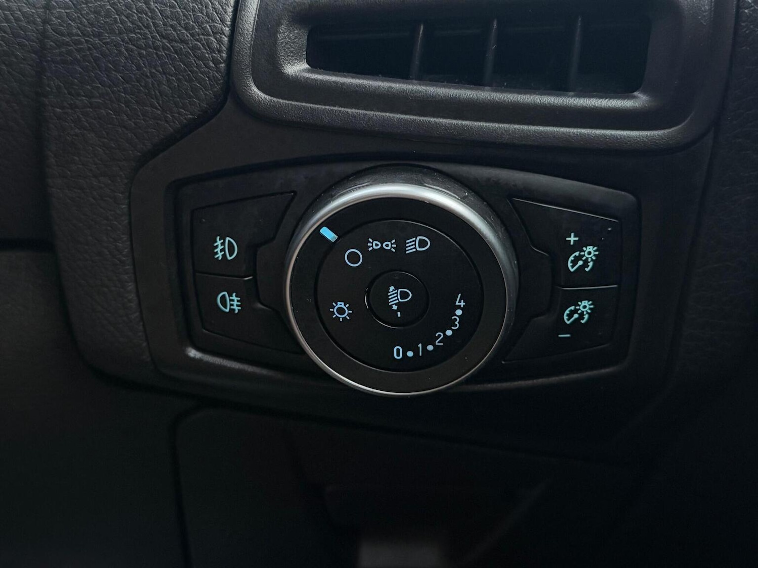 Used Ford Focus 2015 for sale - 77201243: Photo 24