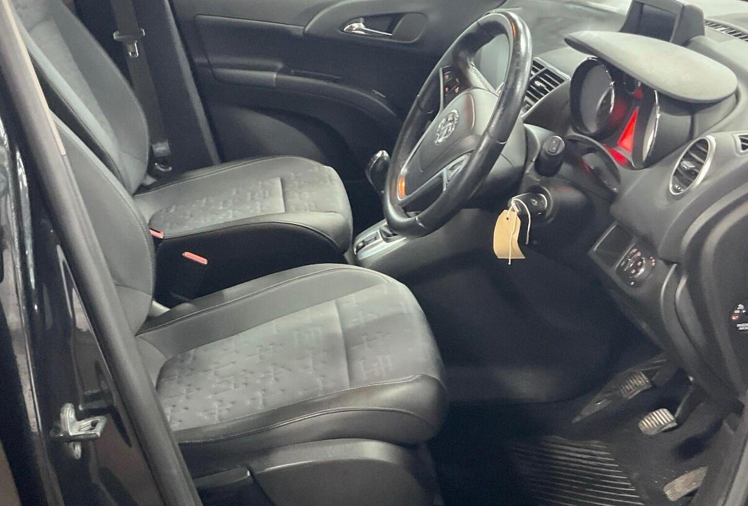 Used Vauxhall Meriva 2015 for sale - 77465741: Photo 9