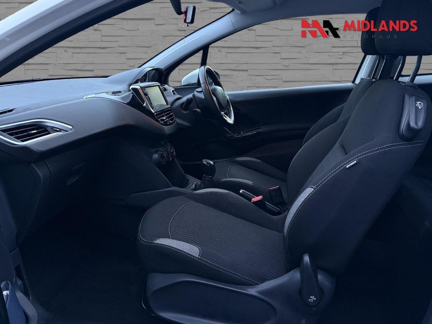 Used Peugeot 208 2015 for sale - 78168736: Photo 8