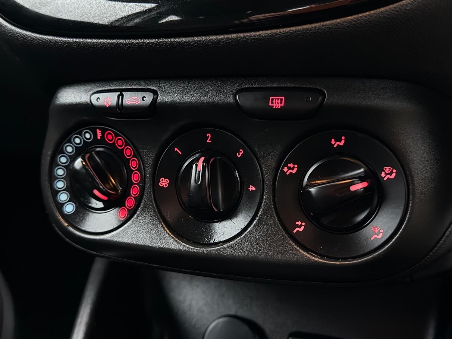 Used Vauxhall Corsa 2017 for sale - 77453050: Photo 17