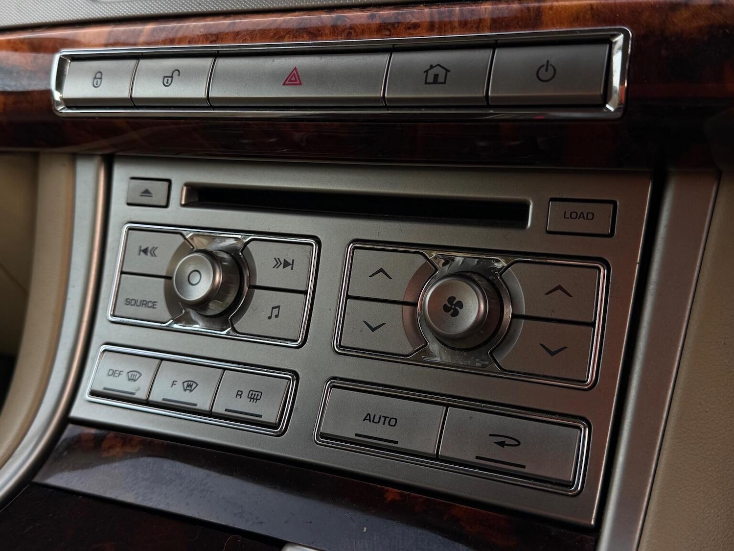 Used Jaguar XF 2010 for sale - 77391907: Photo 20