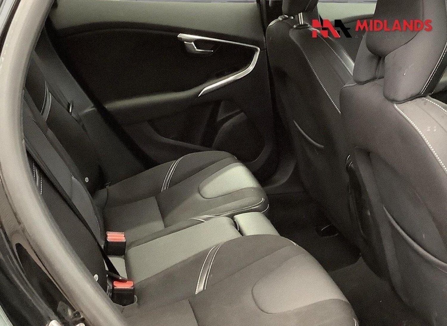 Used Volvo V40 2015 for sale - 78098228: Photo 8