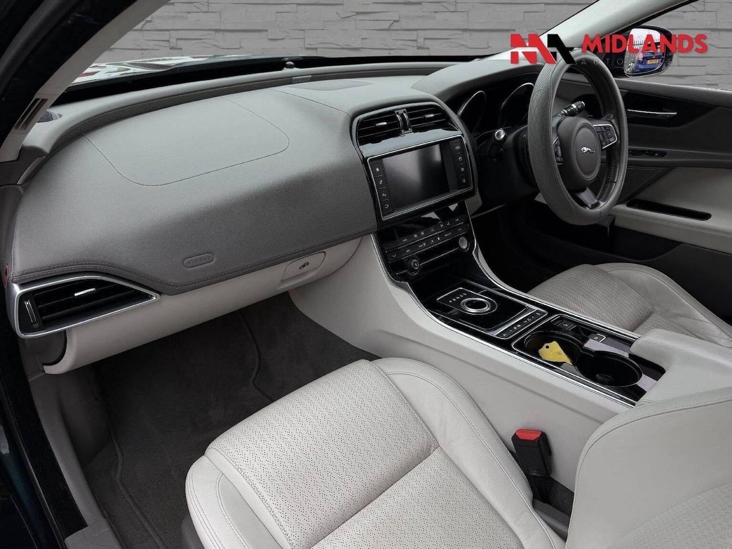 Used Jaguar XE 2015 for sale - 77807132: Photo 10